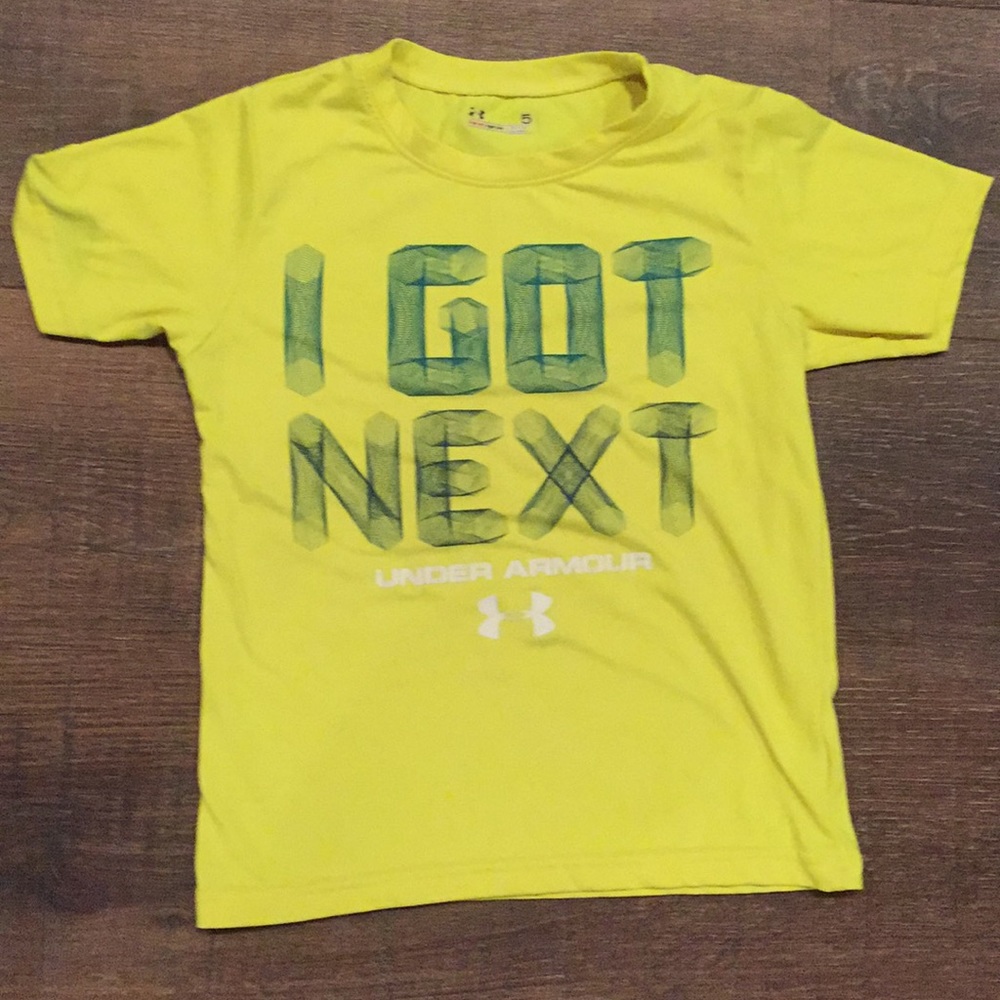 Boys Under Armour Shirt Size 5.